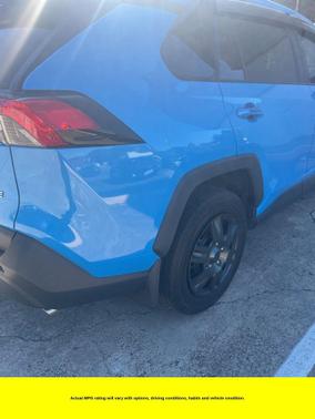 2021 Toyota RAV4 LE
