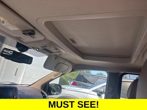 2014 Chrysler Town & Country Touring-L