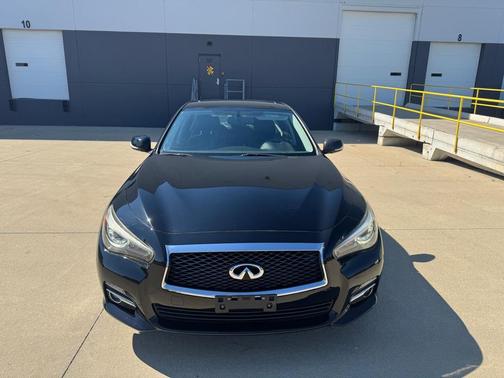 2016 INFINITI Q50 Base