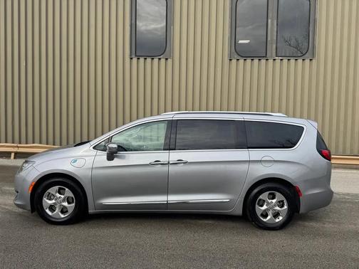 2018 Chrysler Pacifica Hybrid Limited