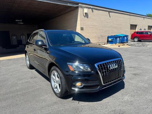 Black 2012 Audi Q5 3.2 Premium Plus
