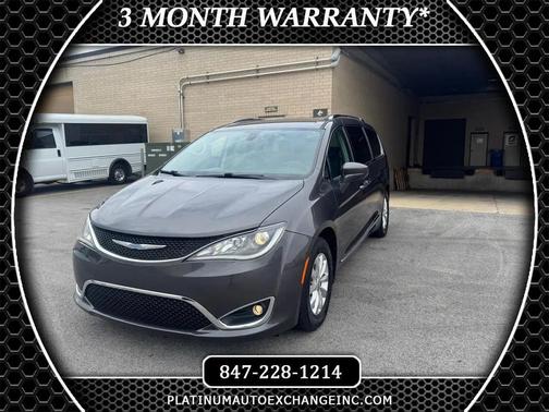 Granite Crystal Metallic Clearcoat 2018 Chrysler Pacifica Touring-L