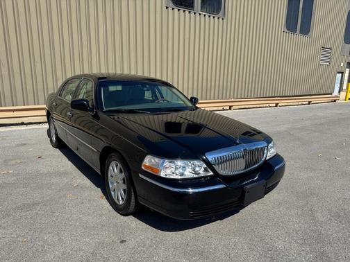 2011 Lincoln Town Car Signature