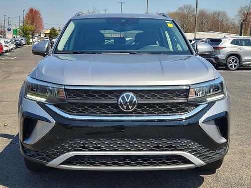 Pyrite Silver Metallic 2023 Volkswagen Taos 1.5T SE