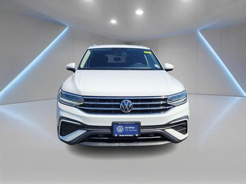 Pure White 2024 Volkswagen Tiguan 2.0T SE