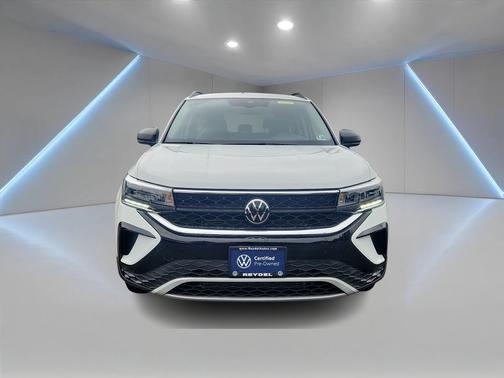Pure White 2023 Volkswagen Taos 1.5T S