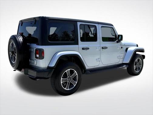 2023 Jeep Wrangler 4-Door Sahara 4x4