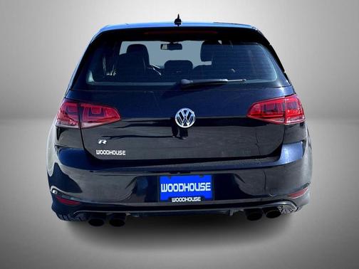 2016 Volkswagen Golf R 4-Door