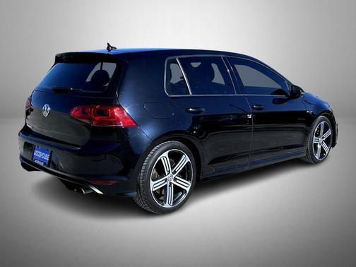 2016 Volkswagen Golf R 4-Door