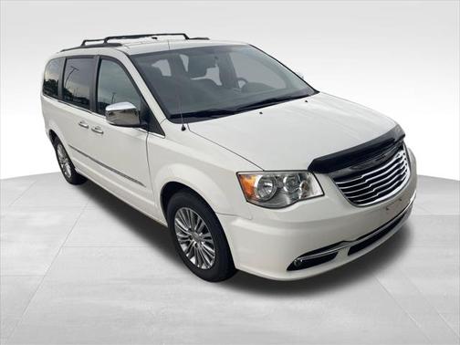 2013 Chrysler Town & Country Touring-L