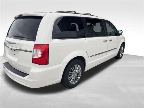 2013 Chrysler Town & Country Touring-L