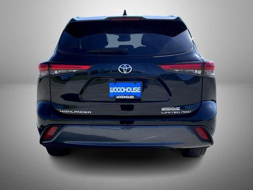 Midnight Black Metallic 2023 Toyota Highlander Limited