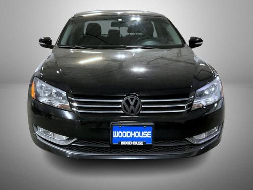 Black Uni 2015 Volkswagen Passat 1.8T Limited Edition