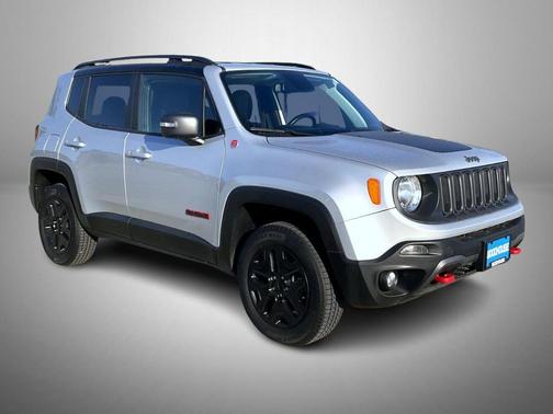 Glacier Metallic 2018 Jeep Renegade Trailhawk