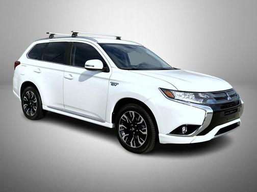 Diamond White Pearl 2018 Mitsubishi Outlander PHEV SEL