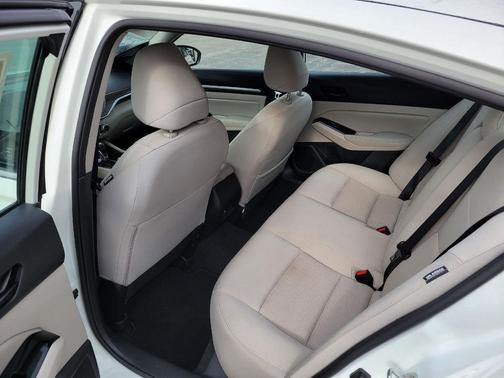 Pearl White Tricoat 2023 Nissan Altima 2.5 SV
