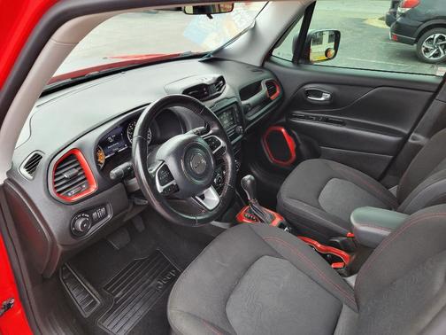 2017 Jeep Renegade Trailhawk