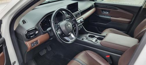 2023 Honda Pilot AWD Elite