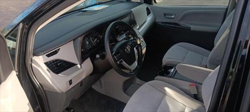2020 Toyota Sienna LE