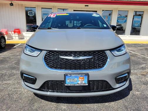 2025 Chrysler Pacifica L