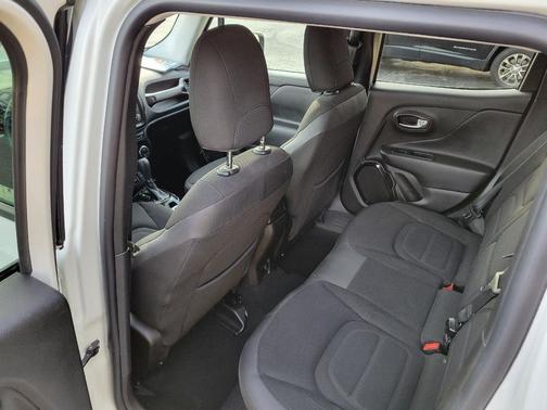 2017 Jeep Renegade Altitude