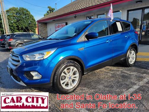 Lightning Blue Metallic 2019 Ford Escape SE