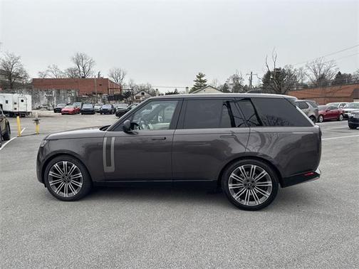 2023 Land Rover Range Rover P530 SE