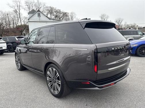 2023 Land Rover Range Rover P530 SE