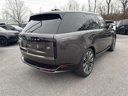 2023 Land Rover Range Rover P530 SE
