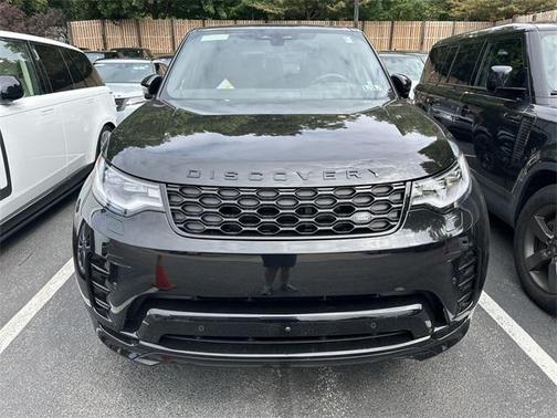 2024 Land Rover Discovery P300 Dynamic SE