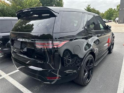 2024 Land Rover Discovery P300 Dynamic SE