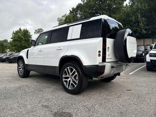 2025 Land Rover Defender 110 P300