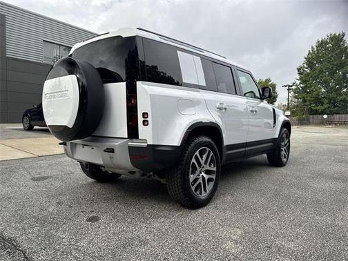 2025 Land Rover Defender 110 P300