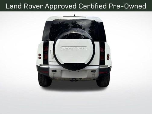 2025 Land Rover Defender 110 P300