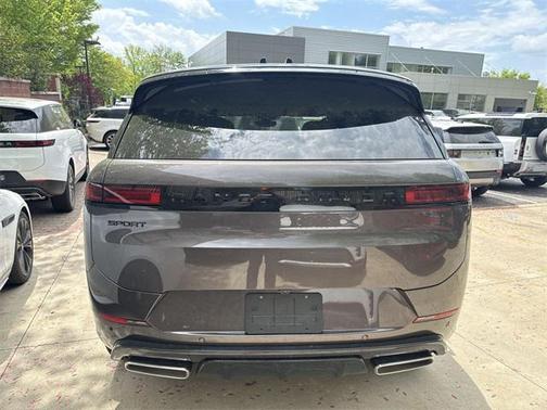 2025 Land Rover Range Rover Sport SE