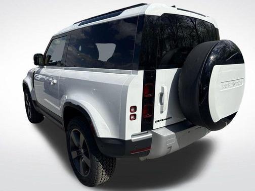 2025 Land Rover Defender 90 P300 S
