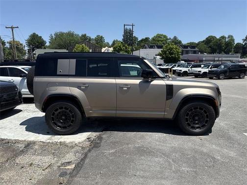 2025 Land Rover Defender V8