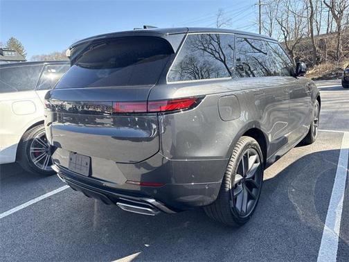 2025 Land Rover Range Rover Sport SE