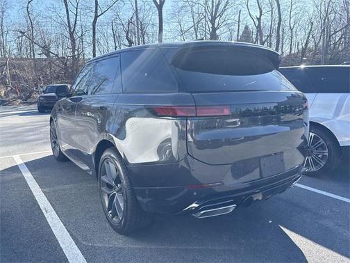 2025 Land Rover Range Rover Sport SE