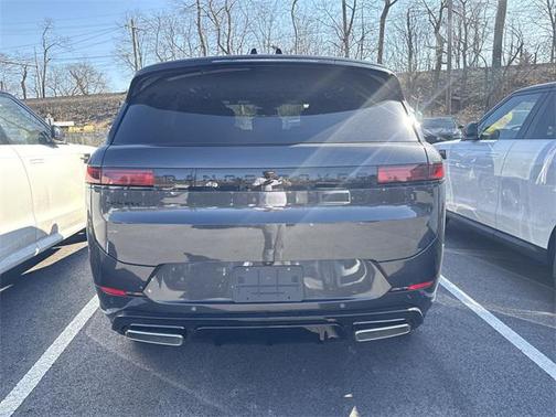 2025 Land Rover Range Rover Sport SE