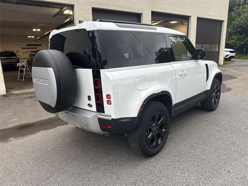 2023 Land Rover Defender 90 SE
