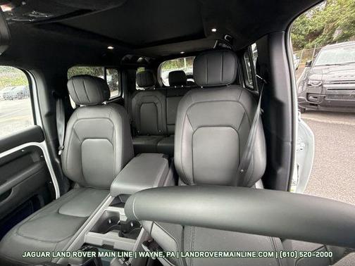 2025 Land Rover Defender 110 V8