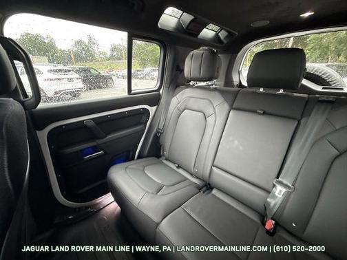 2025 Land Rover Defender 110 V8
