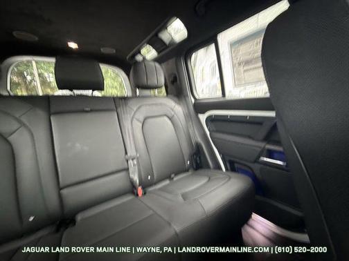 2025 Land Rover Defender 110 V8