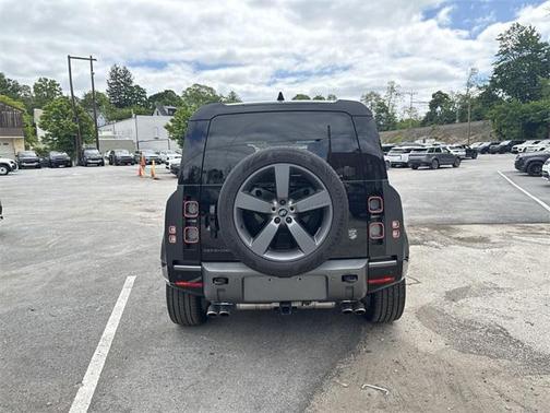 2024 Land Rover Defender 110 P525 Carpathian Edition