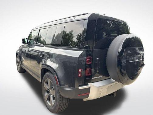 2025 Land Rover Defender 110 P400 S