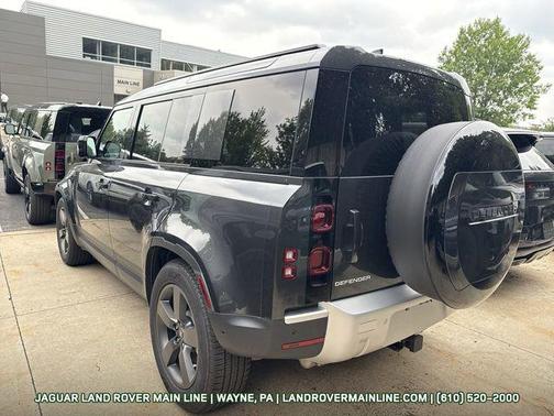 2025 Land Rover Defender 110 P400 S