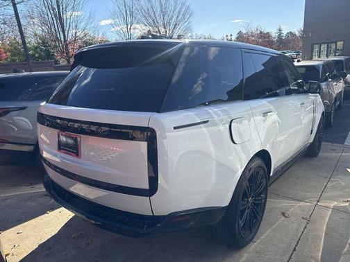 2025 Land Rover Range Rover SE