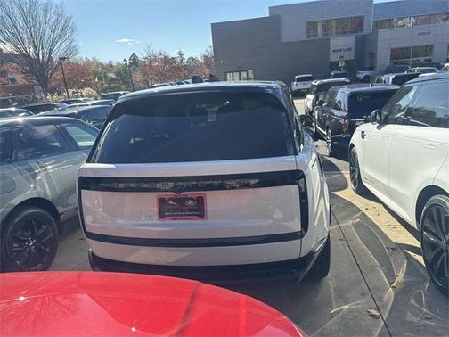 2025 Land Rover Range Rover SE