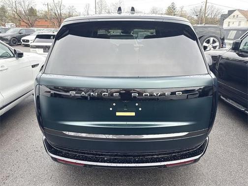 2025 Land Rover Range Rover P530 SE